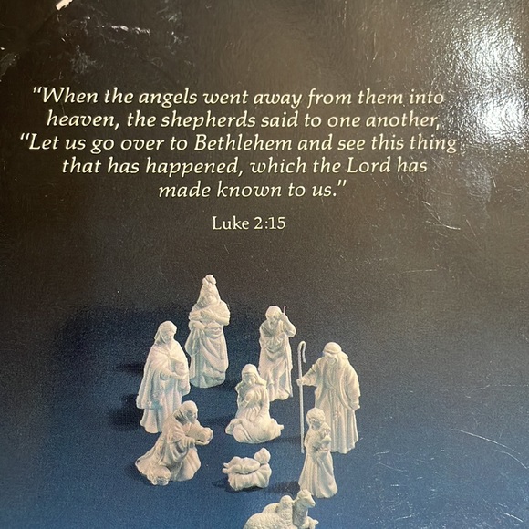 Avon Nativity Collectibles The Shepherd Porcelain Figurine. Excellent Condition. - Picture 11 of 12